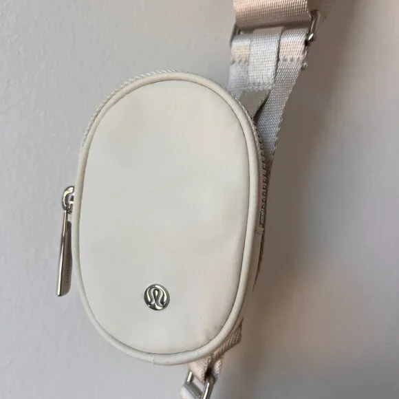 Lululemon White Belt Bag w/ Mini Pouch | Crossbody - Picture 7 of 8